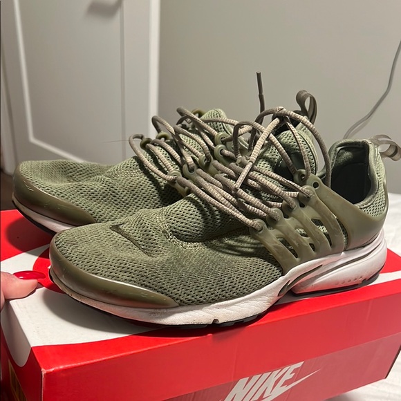 Nike Olive Green Sneakers with Breathable Fabric and Low-Top Design - Picture 1 of 5